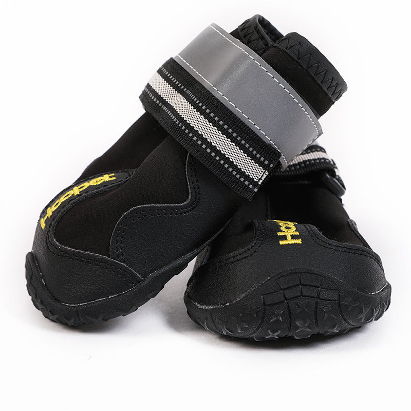 Chaussures imperméables réfléchissantes pour chiens.